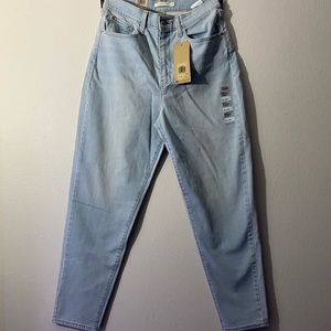 Levi’s HIGH-WAISTED TAPER
